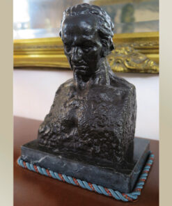 Escultura de bronce B-43